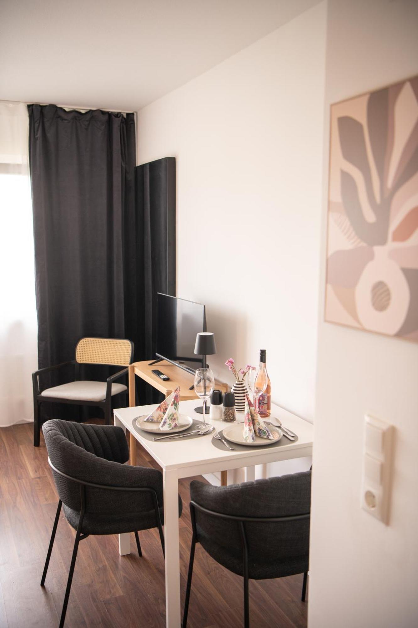 Apartments Strauss Near Bs-Hauptbahnhof Braunschweig Bagian luar foto
